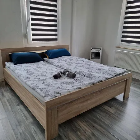 B&r In Aufsessplatz Apartment